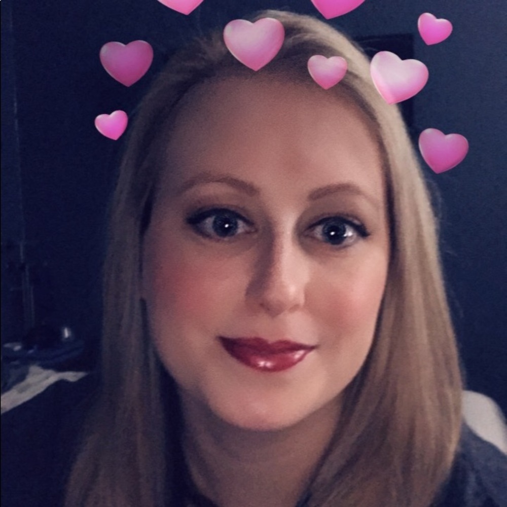 Meet your Posher, Lauren